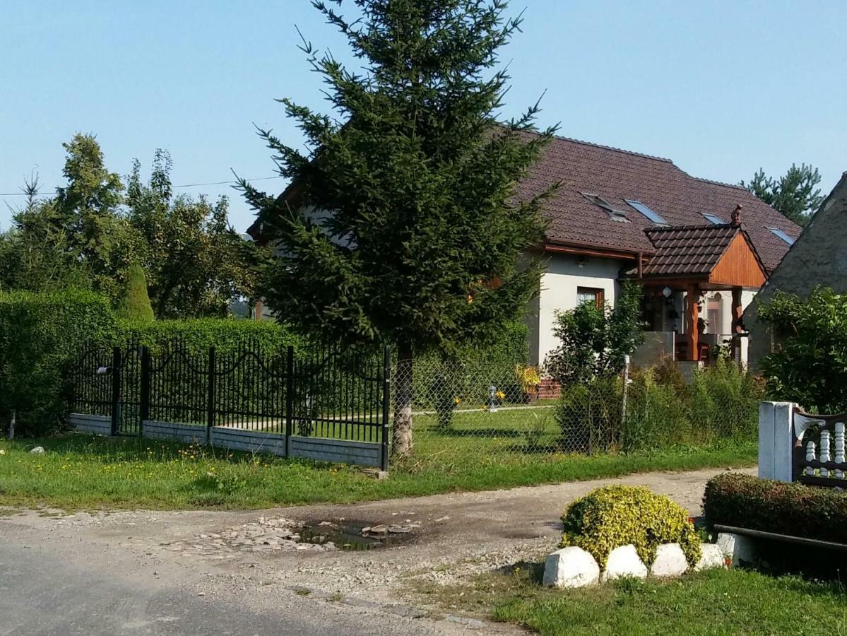 Lubiatow Der Kleine Bauernhof Keine Arbeiter Zadnych Pracownikow公寓 外观 照片